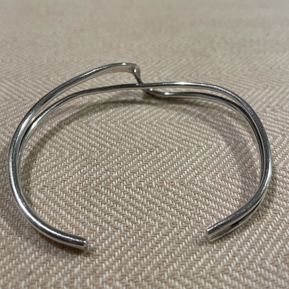 Sterling silver ripple adjustable cuff bracelet - Picture 2 of 4